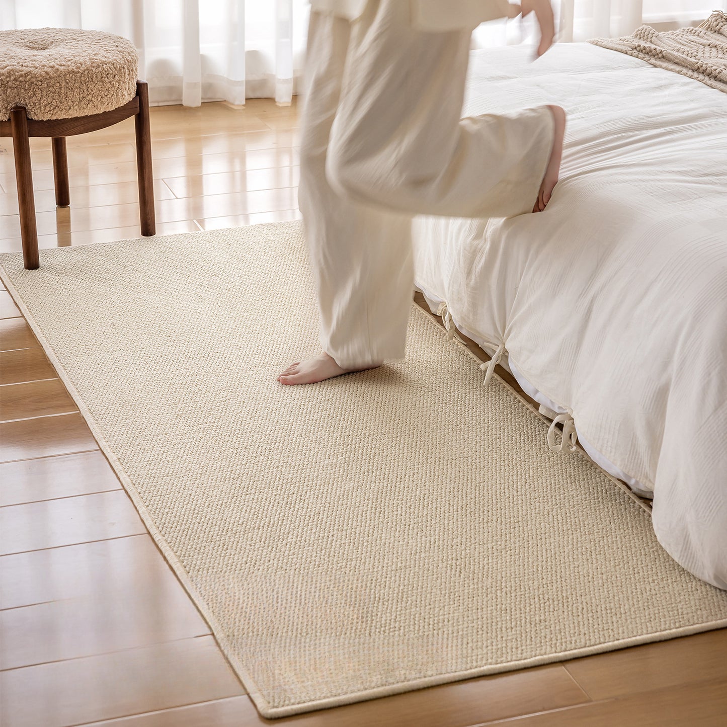 Cream-Colored Woven Bedroom Rug – Scratch-Resistant & Soundproof Carpet