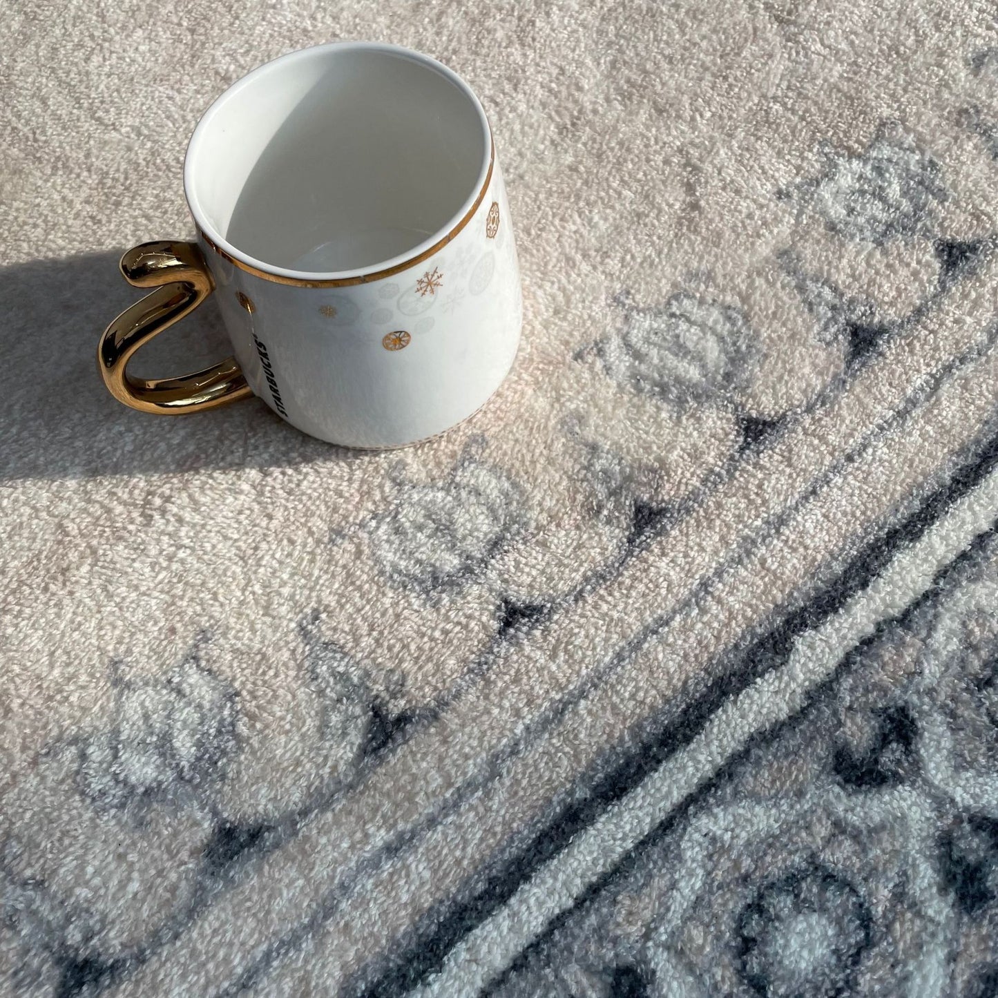 Luxury Lambswool Area Rug – Thickened Non-Slip Carpet for Living Room & Bedroom