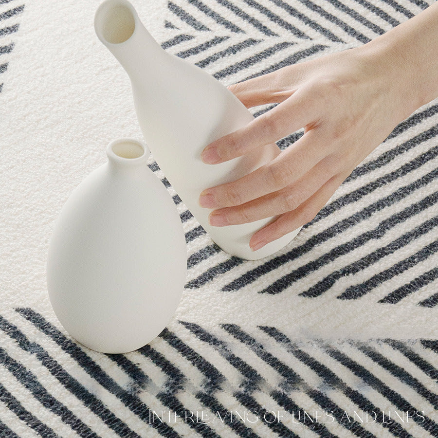 Black & White Minimalist Round Rug – Thickened Lambswool Carpet for Living Room & Bedroom