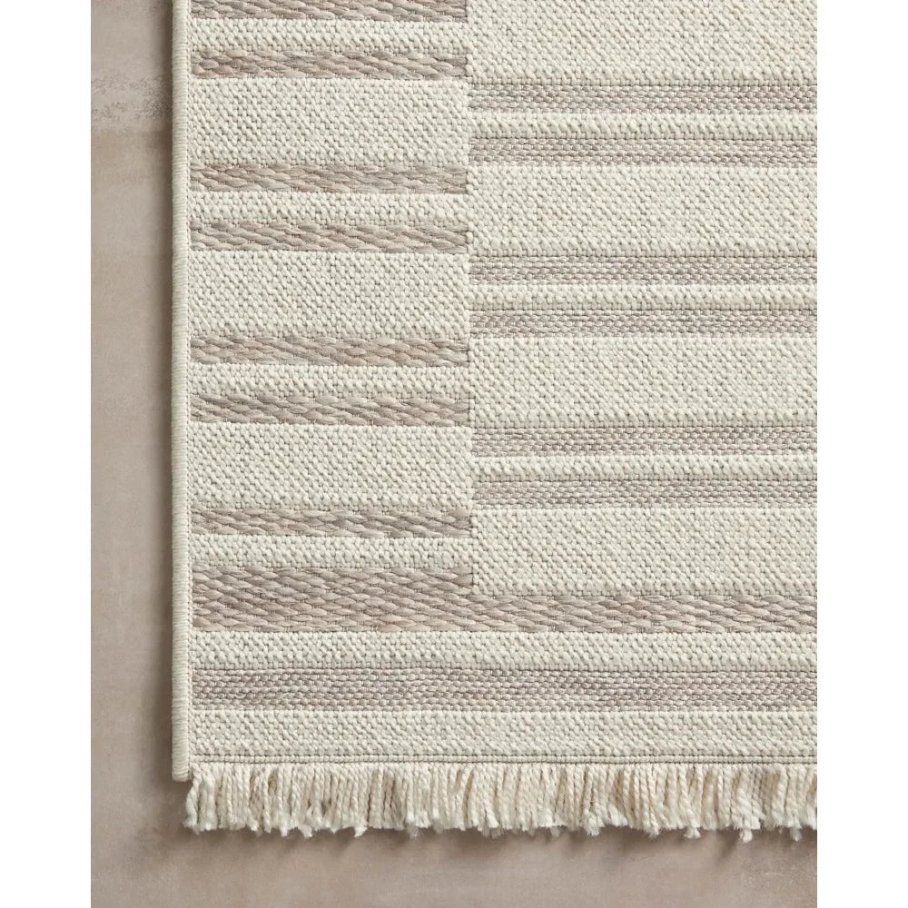 Outdoor Area Rug 5'-1" X 7'-7" ft